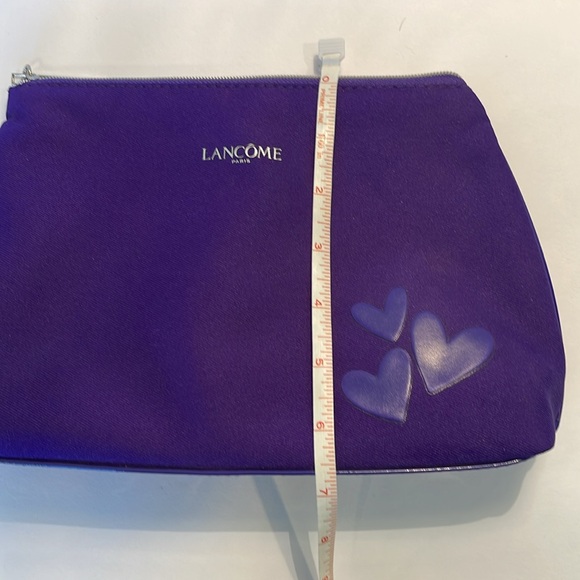 Lancôme Purple Makeup Bag (with zippered closure) - Picture 6 of 8